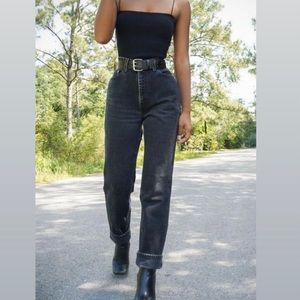 Vintage Levi’s 501 high-waisted black jeans. 🖤